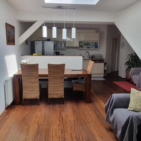 Ruhige, Grosse Ferienwohnung Am Muehlberg, Stadtrand Wien Eksteriør billede